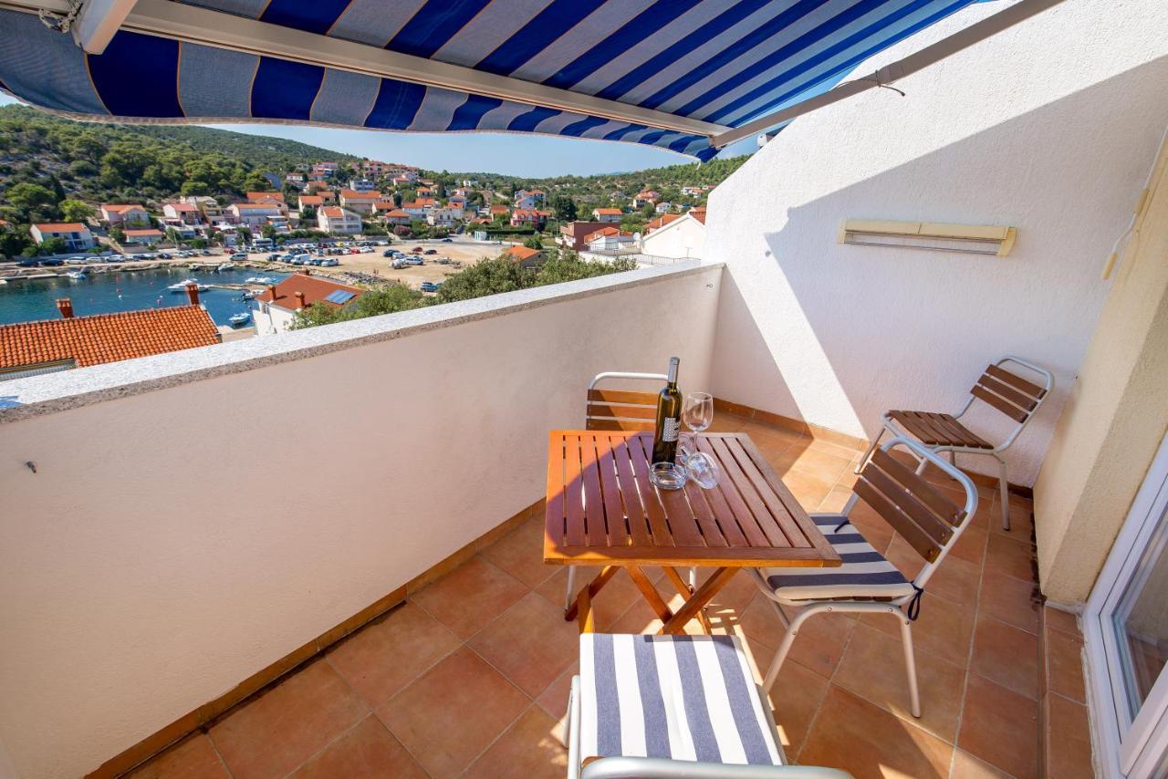 Dvorine Apartment Tisno