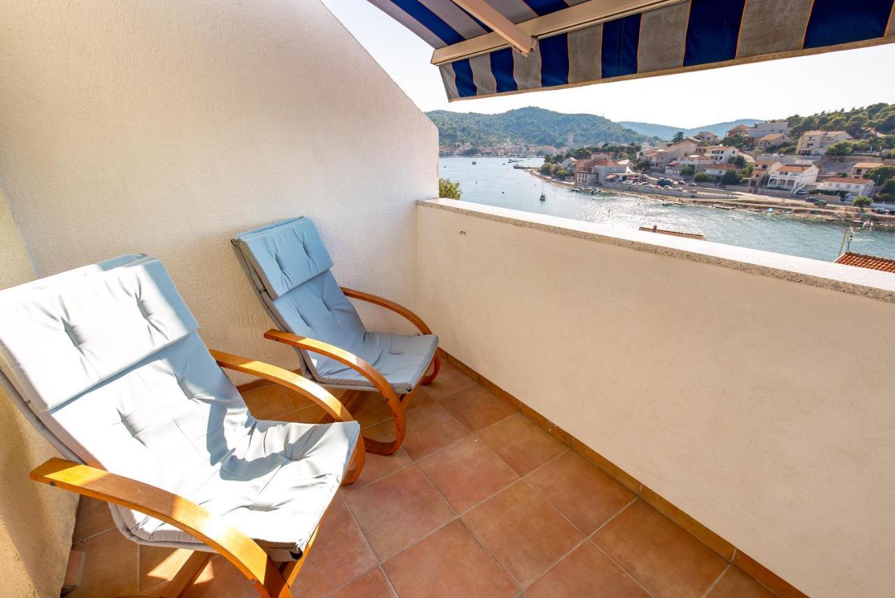 Dvorine Apartment Tisno