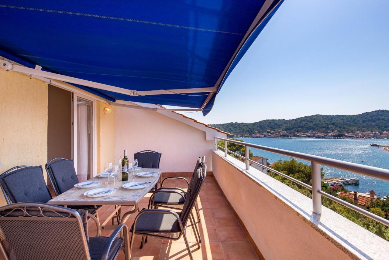 Dvorine Apartment Tisno