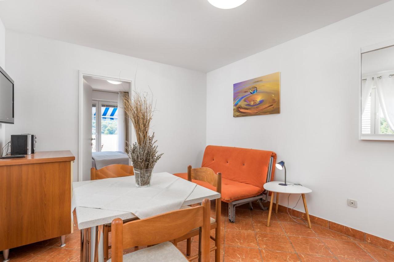 Dvorine Apartment *